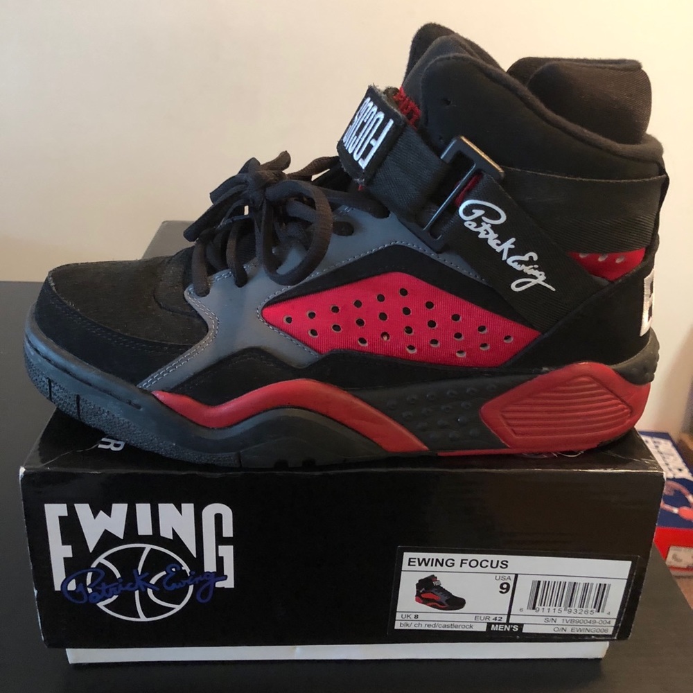 PATRICK EWING FOCUS “Black/ Ch Red/castle rock”